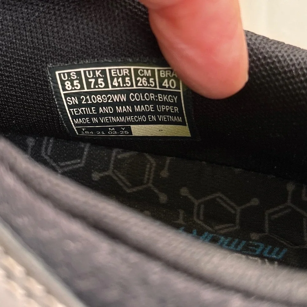 Skechers Mens Black Grey Extra Wide Fit Memory Foam Sneakers 8.5 WW